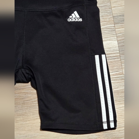 Adidas Aeroready Black 3 Strip Athleisure Workout Biker Short Size L - Picture 4 of 11